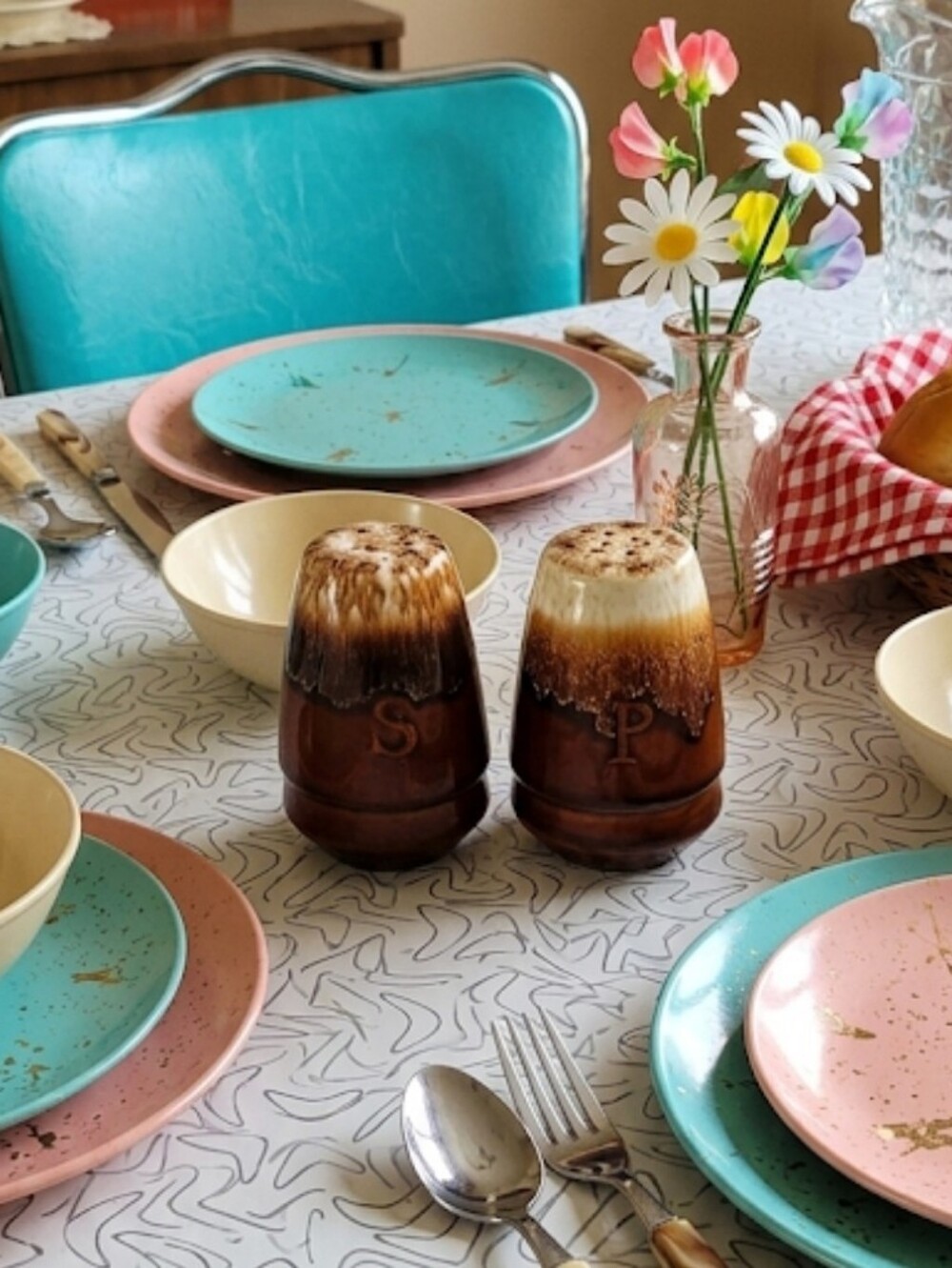 Vtg Pottery Salt & Pepper Shakers Brown Drip Glaze USA